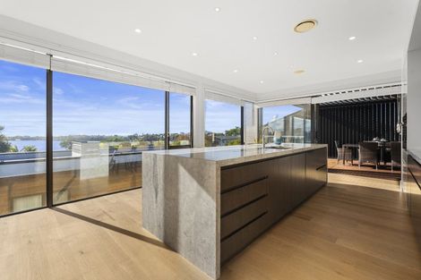 Photo of property in 37 Lake Pupuke Drive, Takapuna, Auckland, 0622