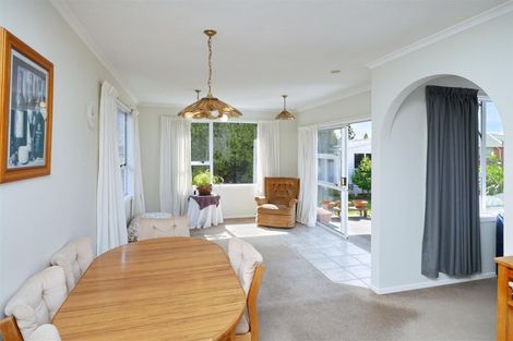 Photo of property in 50 Pitcairn Crescent, Bryndwr, Christchurch, 8053