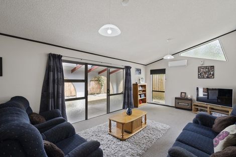 Photo of property in 1 Cedar Place, Westown, New Plymouth, 4310