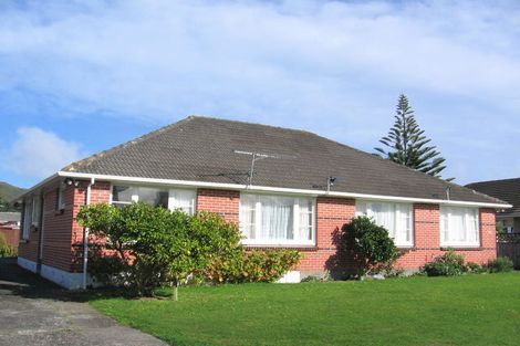 Photo of property in 4 Heather Grove, Fairfield, Lower Hutt, 5011