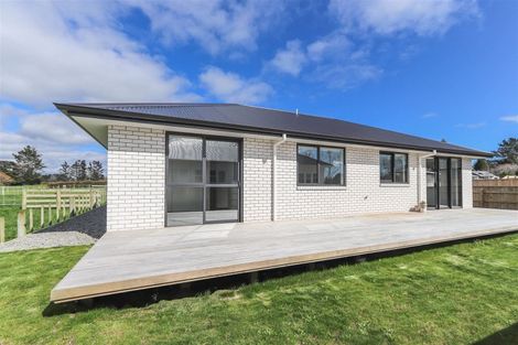 Photo of property in 7 Toutouwai Lane, Inglewood, 4330