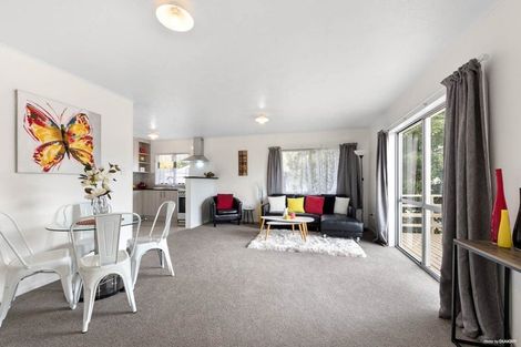 Photo of property in 18 Aldern Road, Massey, Auckland, 0614