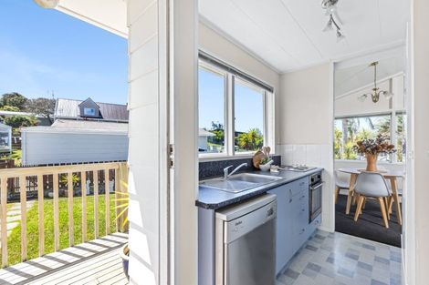 Photo of property in 35 Fairway Avenue, Red Beach, 0932