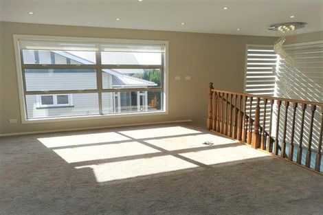 Photo of property in 27 Momona Road, Greenlane, Auckland, 1051