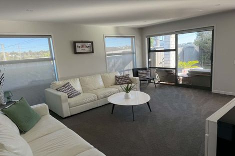 Photo of property in 79 Pupuke Road, Northcote, Auckland, 0627