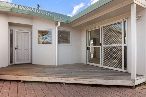 Photo of property in 5 Edgewater Grove, Whakatane, 3120