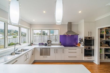 Photo of property in 21 Flotilla Place, Whitby, Porirua, 5024