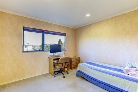 Photo of property in 2 Nielsen Gardens, Rototuna, Hamilton, 3210