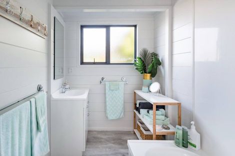 Photo of property in 15 Tutchen Avenue, Raglan, 3225