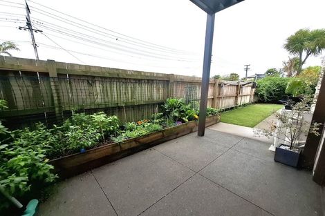 Photo of property in 10a Titoki Street, Te Atatu Peninsula, Auckland, 0610