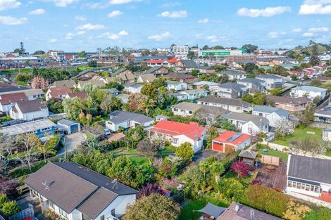 Photo of property in 70 Wellington Street, Howick, Auckland, 2014