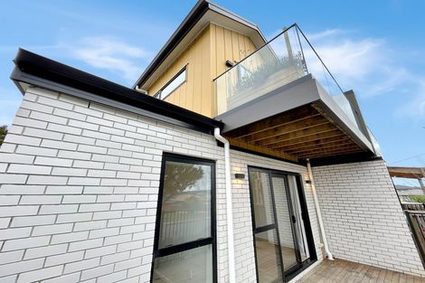Photo of property in 2/28 Vodanovich Road, Te Atatu South, Auckland, 0610