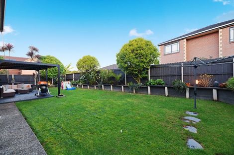 Photo of property in 19 South Kensington Way, Henderson, Auckland, 0612