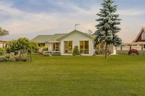Photo of property in 19 Totara Park Avenue, Motueka, 7120