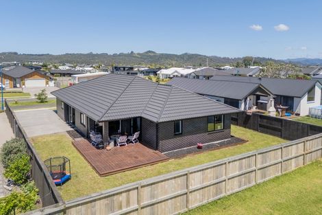 Photo of property in 10 Onerere Drive, Whitianga, 3510