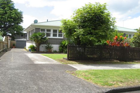 Photo of property in 1/3 Laurelwood Avenue, Pukekohe, 2120