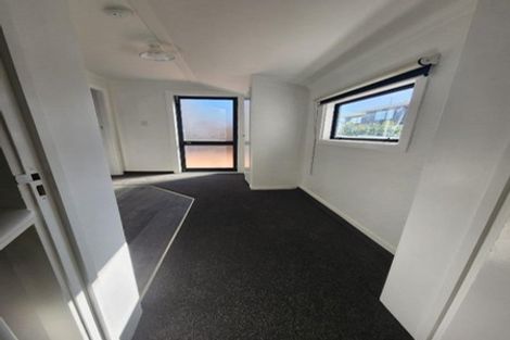 Photo of property in 28 Breakwater Road, Moturoa, New Plymouth, 4310