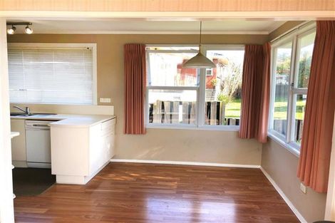 Photo of property in 37 Advene Road, Cockle Bay, Auckland, 2014