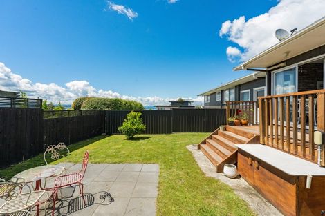 Photo of property in 11 Besley Place, Acacia Bay, Taupo, 3330