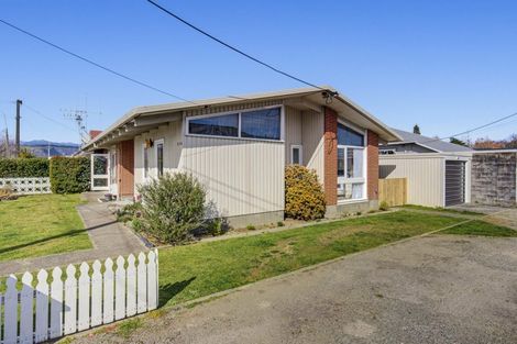 Photo of property in 556 Queen Street East, Levin, 5510