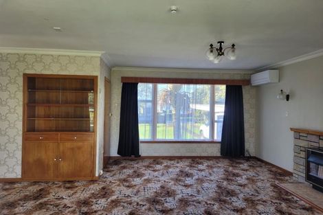 Photo of property in 31 Turakina Street, Merrilands, New Plymouth, 4312