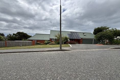 Photo of property in 5 Drayton Drive, Mount Pleasant, Christchurch, 8081