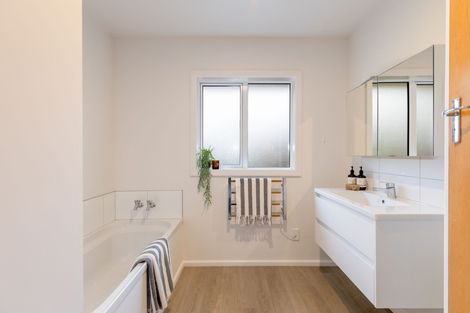 Photo of property in 27 Bourne Crescent, Papanui, Christchurch, 8053