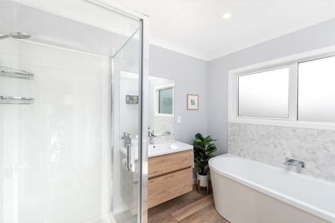 Photo of property in 15 Salisbury Crescent, Wallaceville, Upper Hutt, 5018