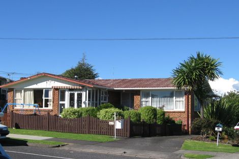 Photo of property in 1/97 Hutchinsons Road, Bucklands Beach, Auckland, 2014