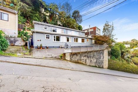 Photo of property in 2/24 Crieff Street, Northland, Wellington, 6012