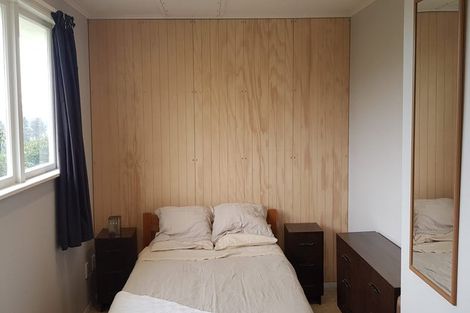 Photo of property in 20-22 Sievers Grove, Cannons Creek, Porirua, 5024