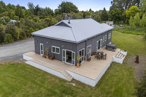 Photo of property in 24 Clive Street, Halcombe, Feilding, 4779