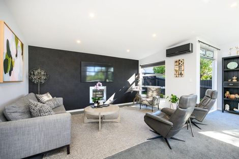 Photo of property in 1 Kensington Mews, Hokowhitu, Palmerston North, 4410