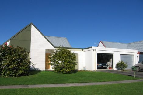 Photo of property in 8 Denver Place, Milson, Palmerston North, 4414