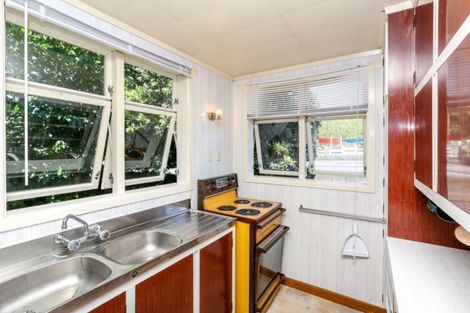 Photo of property in 10 Kingwell Street, Moturoa, New Plymouth, 4310