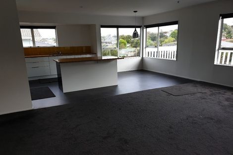 Photo of property in 34 Kemp Road, Massey, Auckland, 0614