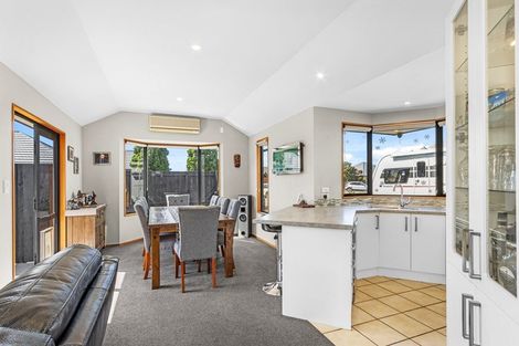 Photo of property in 142 Inwoods Close, Parklands, Christchurch, 8083