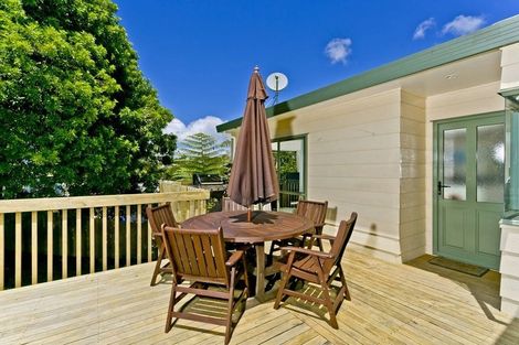 Photo of property in 1/65 Girrahween Drive, Totara Vale, Auckland, 0629