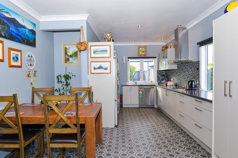 Photo of property in 1012 Heretaunga Street East, Parkvale, Hastings, 4122