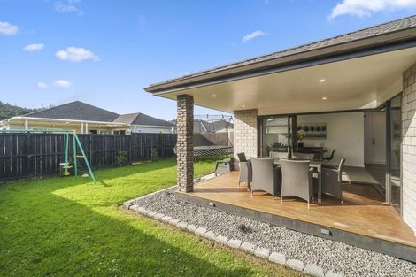 Photo of property in 22 Sir Lincoln Drive, Kumeu, 0810