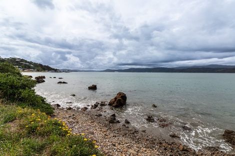 Photo of property in 123 Marine Parade, Seatoun, Wellington, 6022