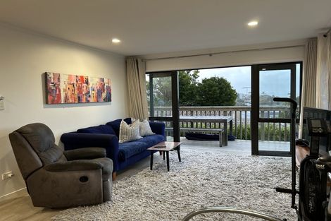 Photo of property in 46 Surf Road, Stanmore Bay, Whangaparaoa, 0932