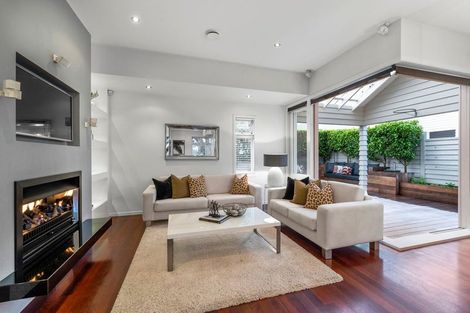 Photo of property in 1/7 Fentham Road, Hauraki, Auckland, 0622