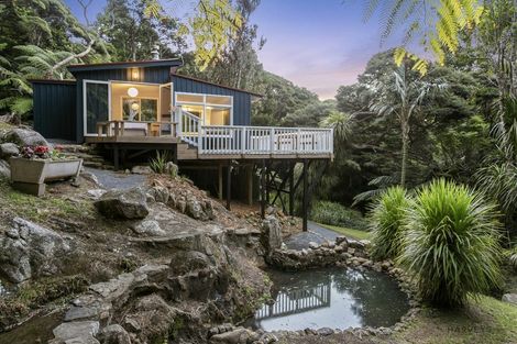 Photo of property in 110 Piha Road, Piha, New Lynn, 0772