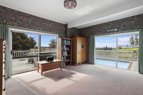 Photo of property in 267 Forest Hill Road, Waiatarua, Auckland, 0612