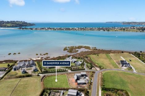 Photo of property in 31 Sandpiper Avenue, Point Wells, 0986