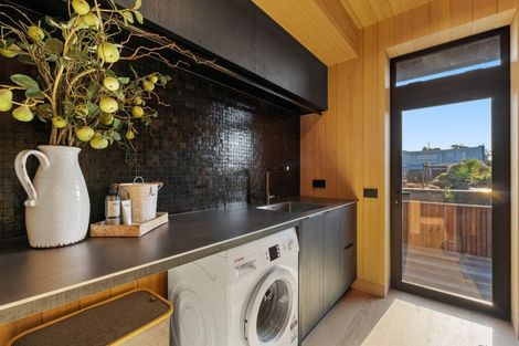 Photo of property in 73a Beach Road, Otumoetai, Tauranga, 3110