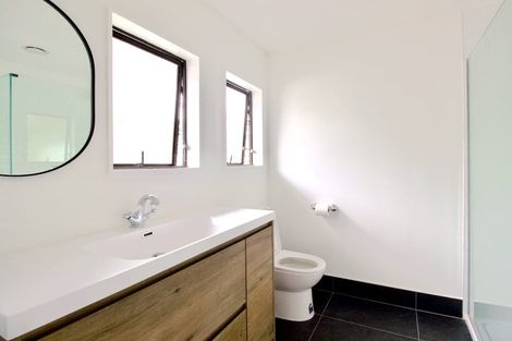 Photo of property in 2/708 Swanson Road, Swanson, Auckland, 0612