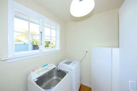 Photo of property in 118 Memorial Avenue, Burnside, Christchurch, 8053