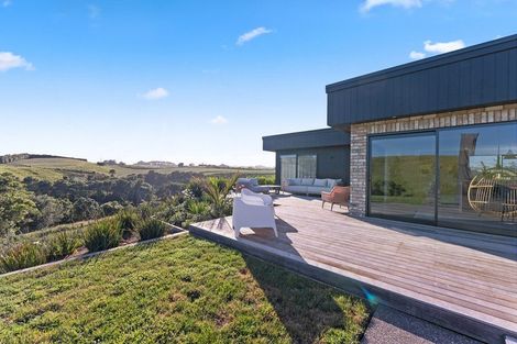 Photo of property in Tapuae, 26 Washer Road, Omata, New Plymouth, 4374